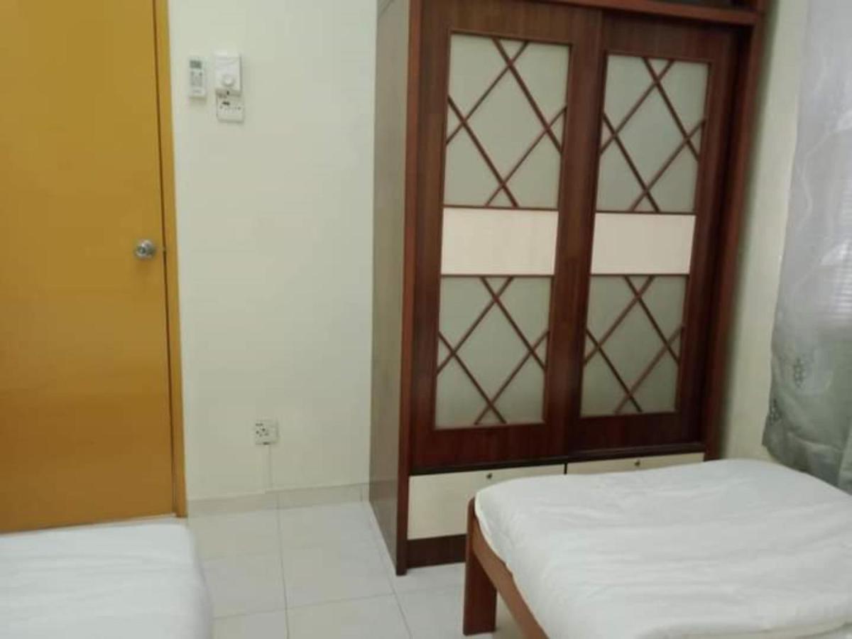 Oyo Home 90419 Sahar Guesthouse Малакка Экстерьер фото