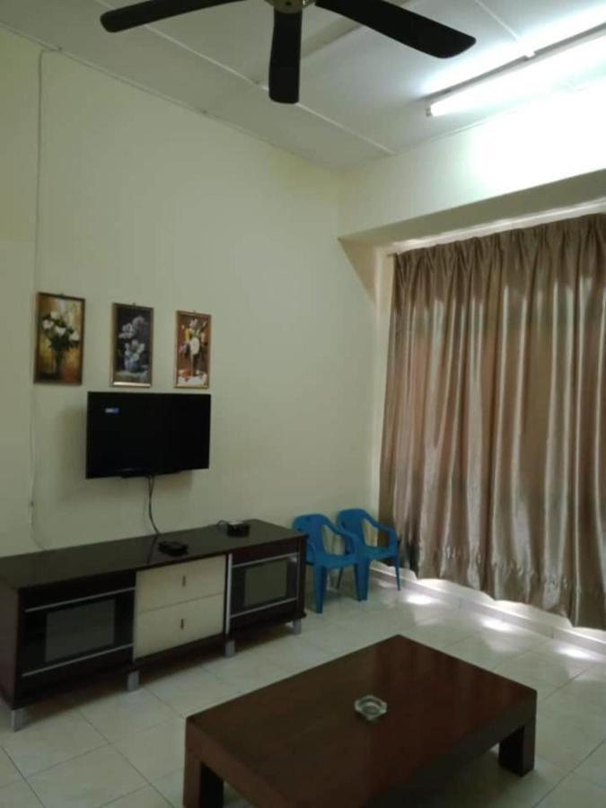 Oyo Home 90419 Sahar Guesthouse Малакка Экстерьер фото