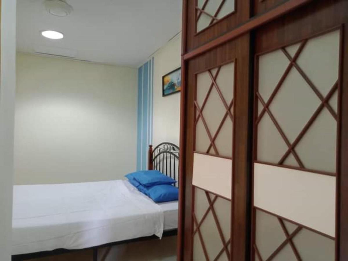 Oyo Home 90419 Sahar Guesthouse Малакка Экстерьер фото